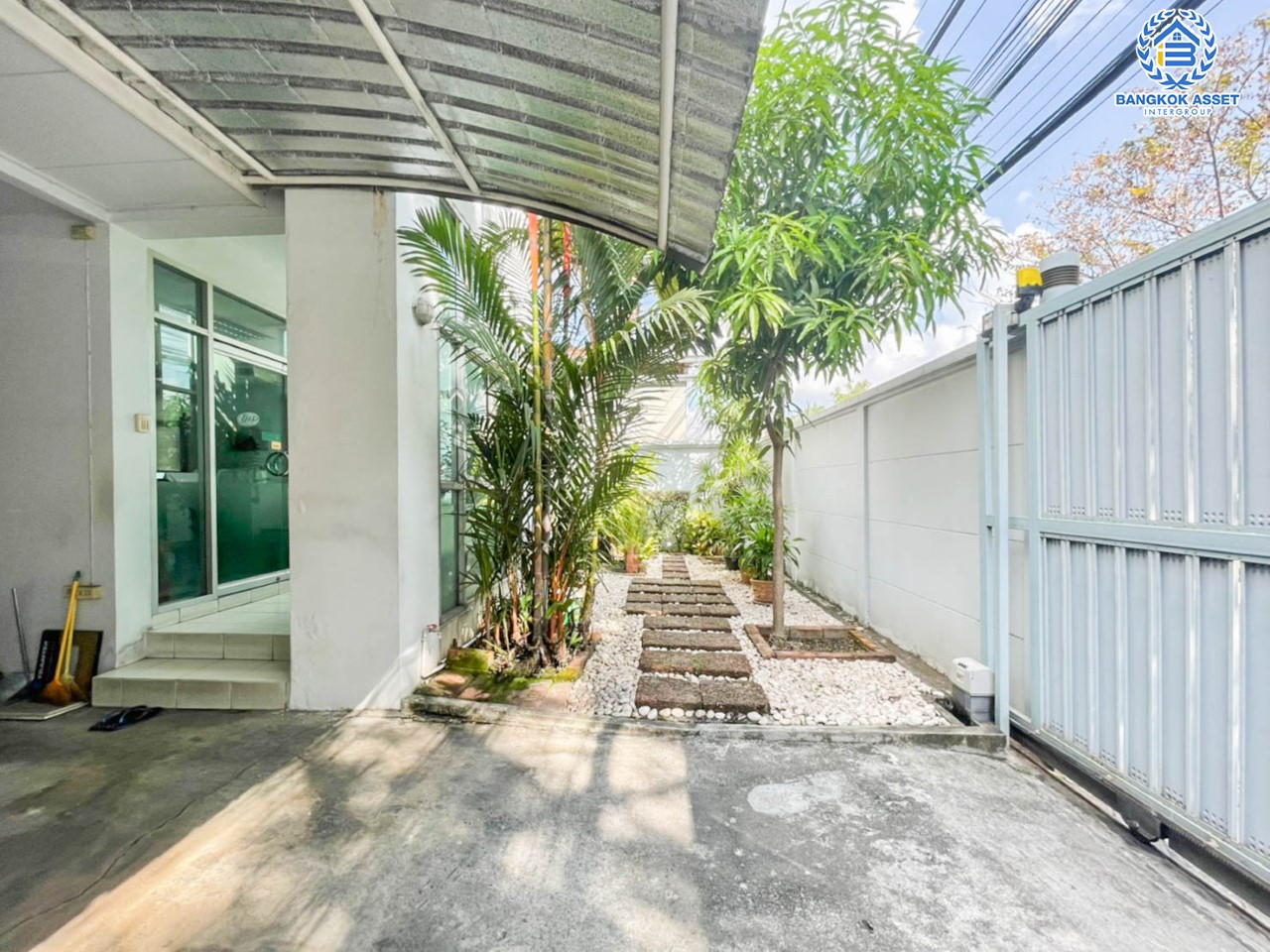 *****บ้านเดี่ยวมือสอง ซอยนาคนิวาส37 หลังใหญ่ เนื้อที่ 99 ตร.ว. ฟังก์ชัน 4 ห้องนอน 3 ห้องน้ำ 3 ที่จอดรถ บนทำเลใจกลางเมือง! เชื่อมต่อทั้ง ถ.ประเสริฐมนูญกิจ, ถ.ลาดพร้าว, ถ.รามอินทรา ใกล้ The Walk เกษตรนวมินทร์, ทางด่วน"ฉลองรัช"